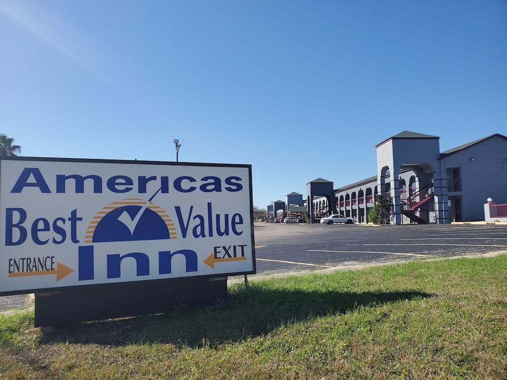 Americas Best Value Inn San Antonio - At&T Center/Fort Sam Houston Екстериор снимка