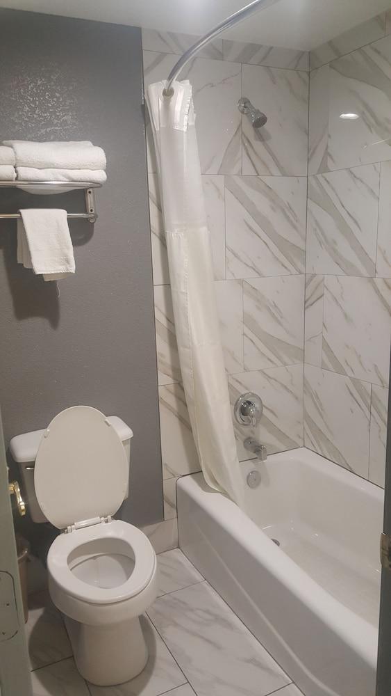 Americas Best Value Inn San Antonio - At&T Center/Fort Sam Houston Екстериор снимка