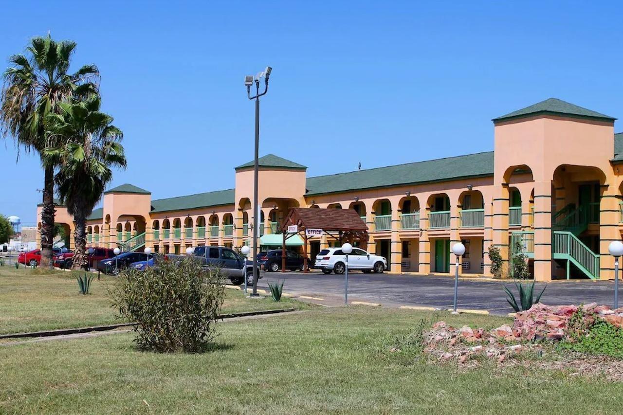 Americas Best Value Inn San Antonio - At&T Center/Fort Sam Houston Екстериор снимка