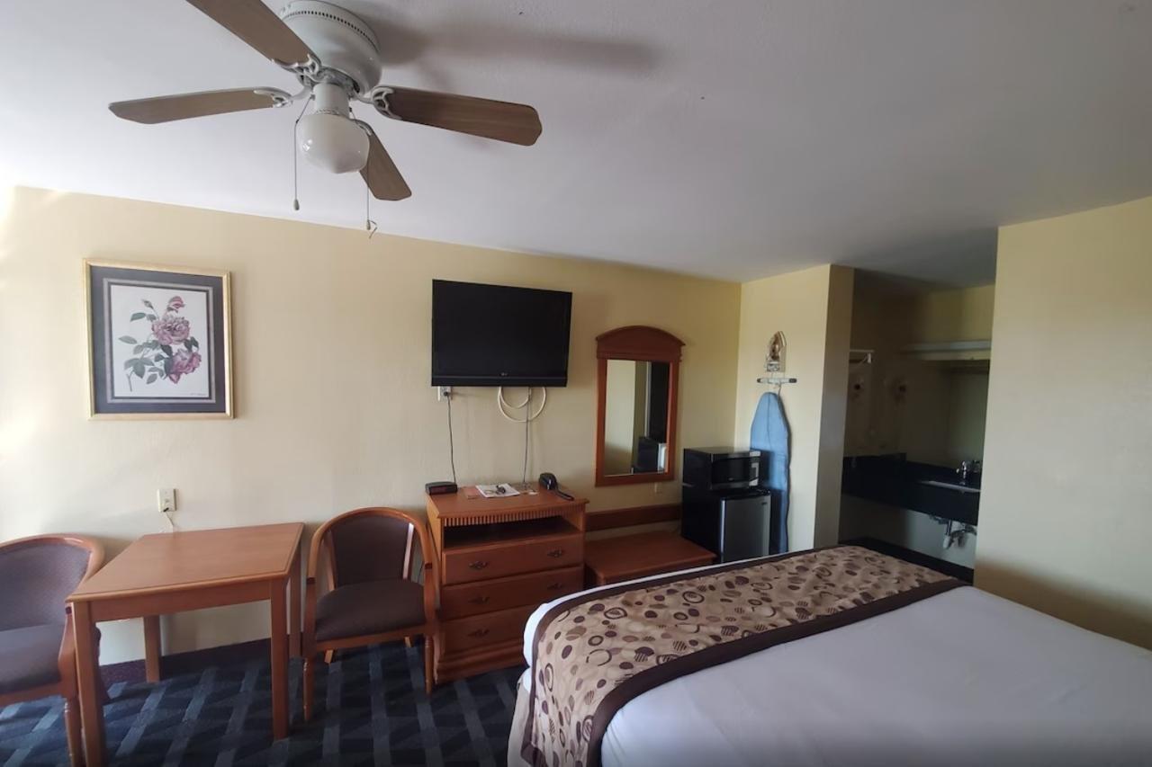 Americas Best Value Inn San Antonio - At&T Center/Fort Sam Houston Екстериор снимка