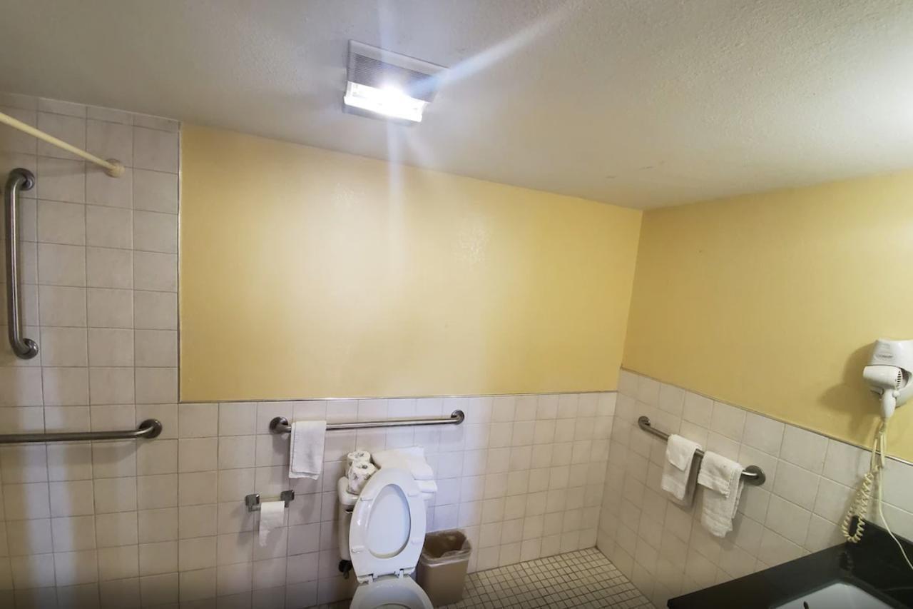 Americas Best Value Inn San Antonio - At&T Center/Fort Sam Houston Екстериор снимка