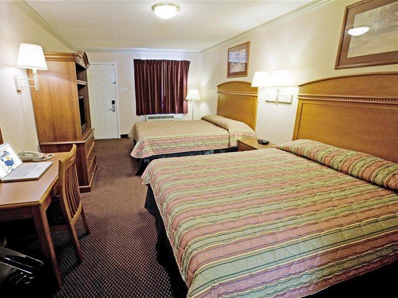 Americas Best Value Inn San Antonio - At&T Center/Fort Sam Houston Екстериор снимка