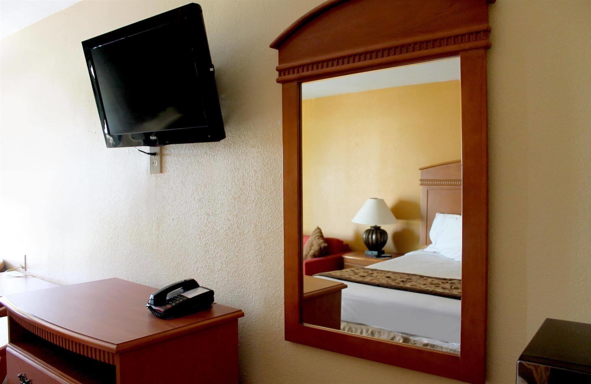 Americas Best Value Inn San Antonio - At&T Center/Fort Sam Houston Екстериор снимка
