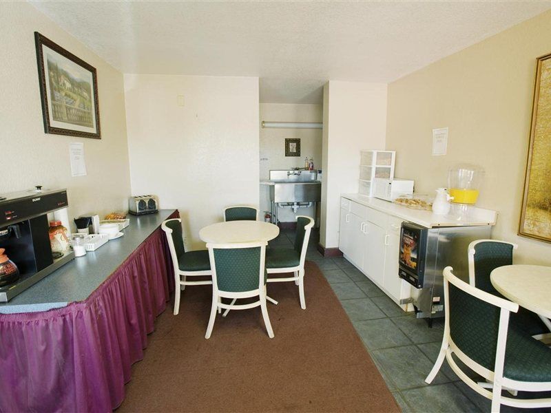 Americas Best Value Inn San Antonio - At&T Center/Fort Sam Houston Екстериор снимка